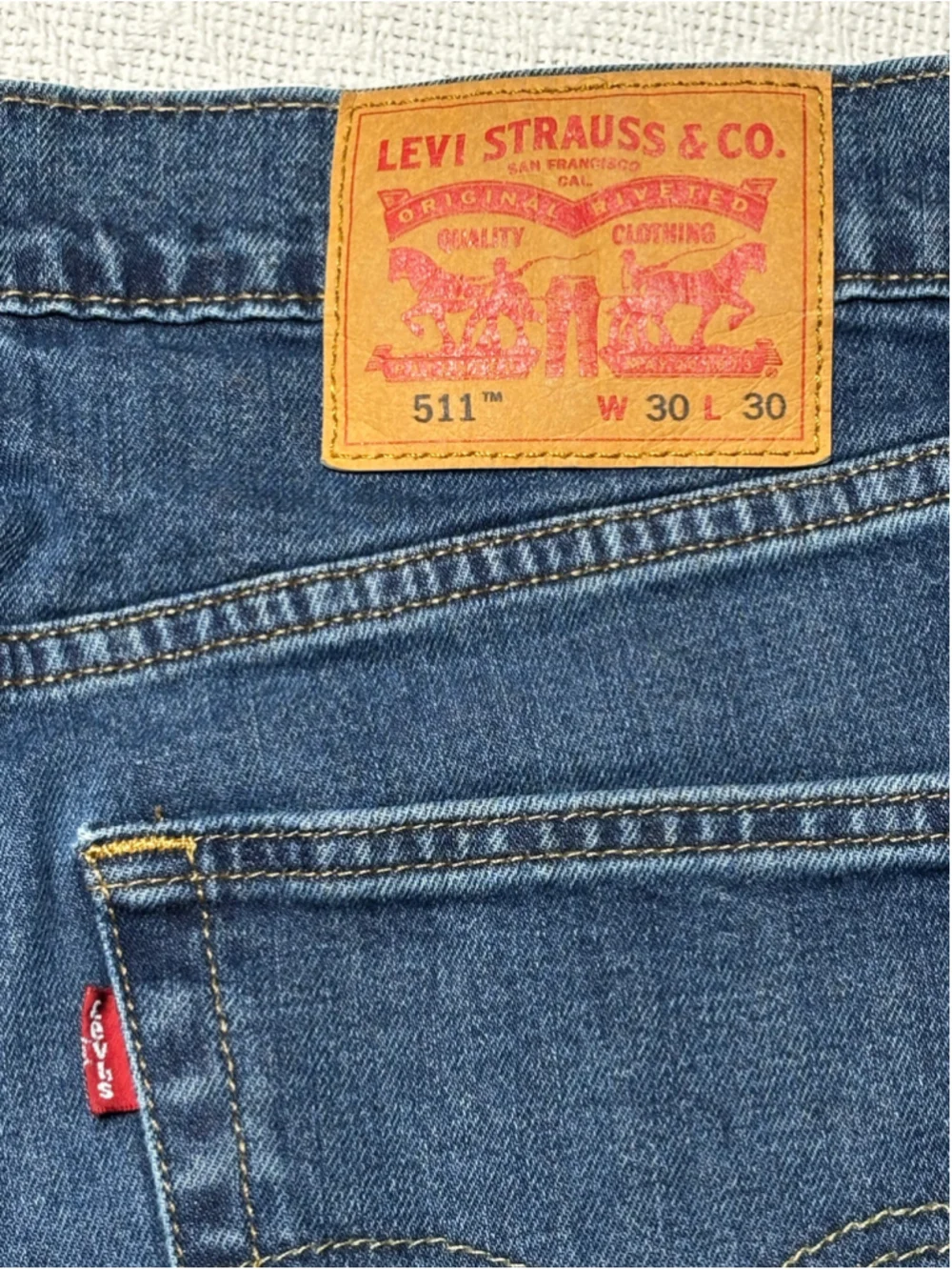 Levi's 511 Slim Fit Jeans Mens 30x30 Medium Wash Denim Stretch EUC Everyday Prep